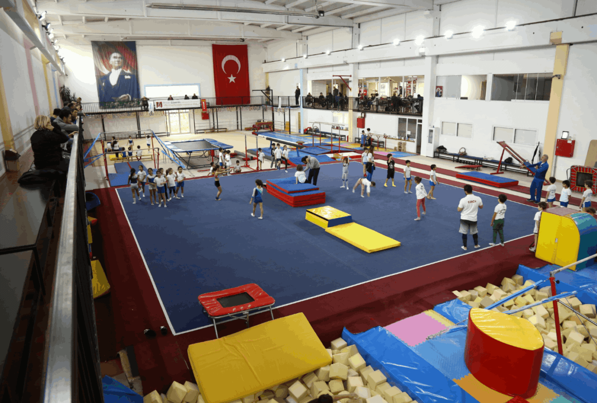 İstanbul jimnastik salonu ekipmanları — foam pit ve air track