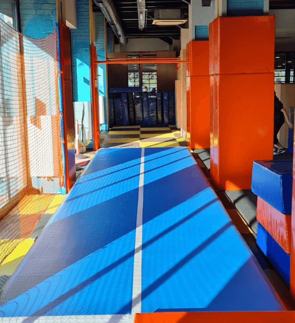 HerYerParkour summer sports camp with kids in parkour training